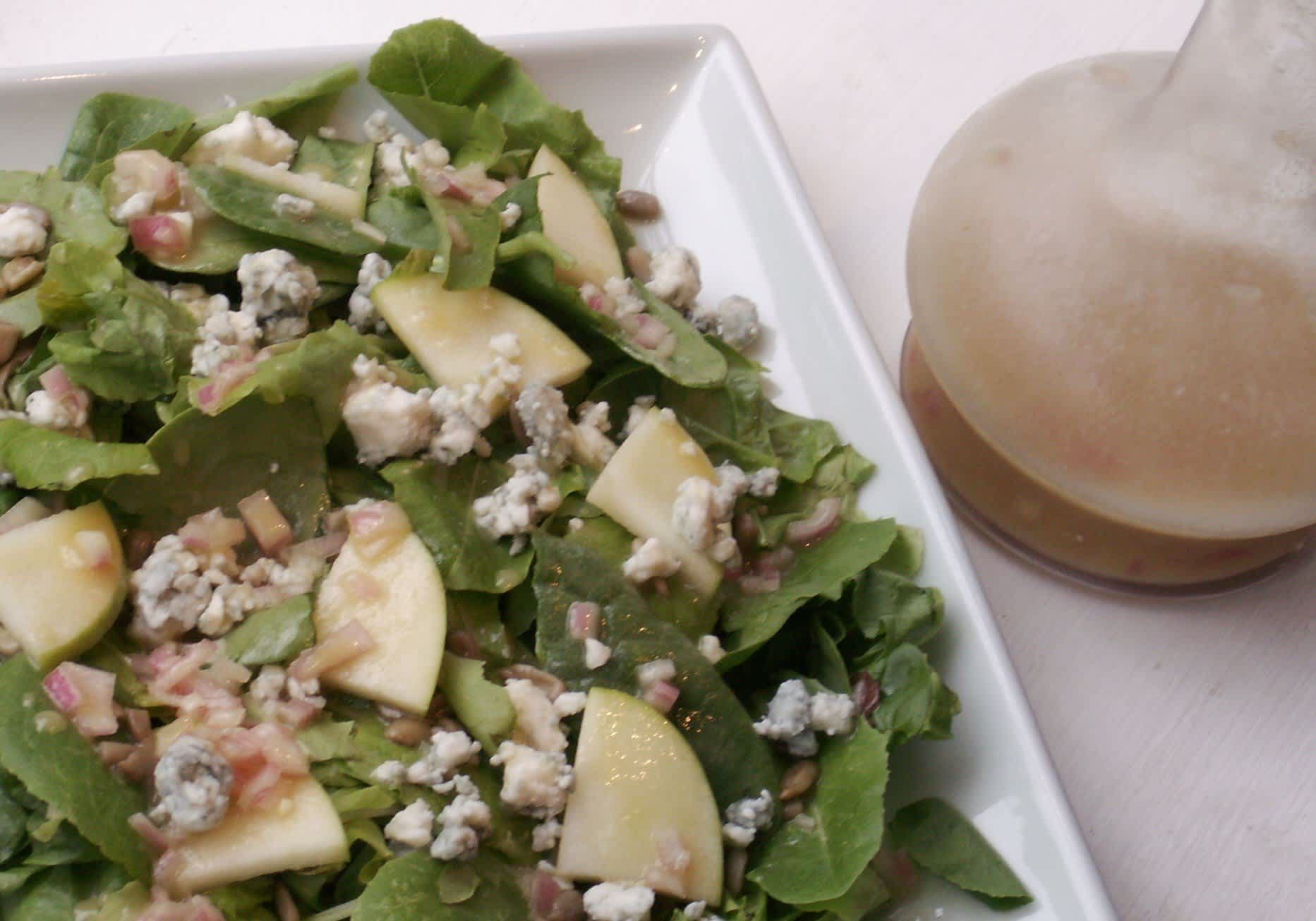 Spinach &amp; Roquefort Salad